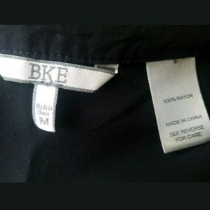 BKE Tops - BKE Buckle Flowy Button Front Top Blouse Medium BKE Tops - BKE Buckle Flowy Button Front Top Blouse Medium